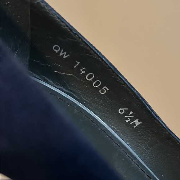 Stuart Weitzman Navy Suede Pumps Heels Size 6.5 With Box - Picture 5 of 6